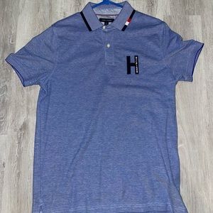 Tommy Hilfiger collar shirt. Size: L